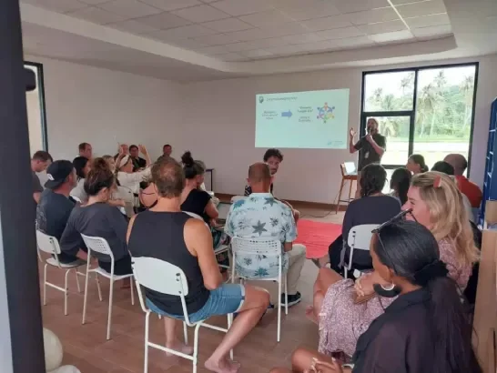 Parents and staff participating in the Mandalika PSG meeting.